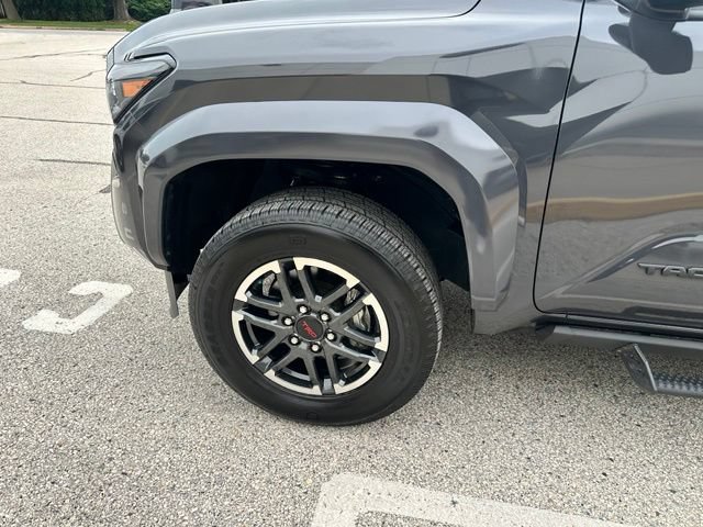 Used 2024 Toyota Tacoma TRD Sport AWD/4WD image 83