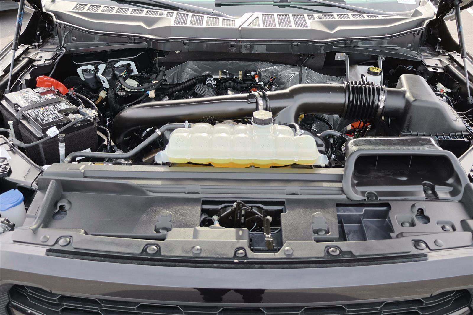 Certified 2025 Ford F150 Lariat w/ Equipment Group 501A Mid image 34