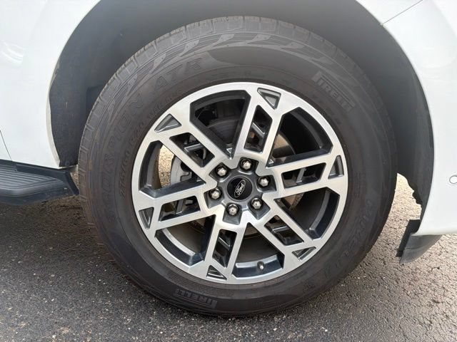 Certified 2025 Ford Expedition Active AWD/4WD image 2