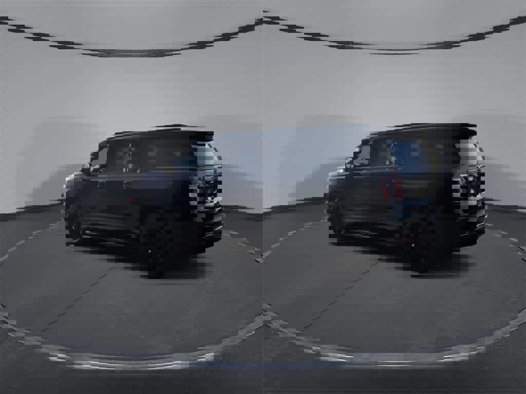 Used 2022 Chevrolet Suburban RST image 5