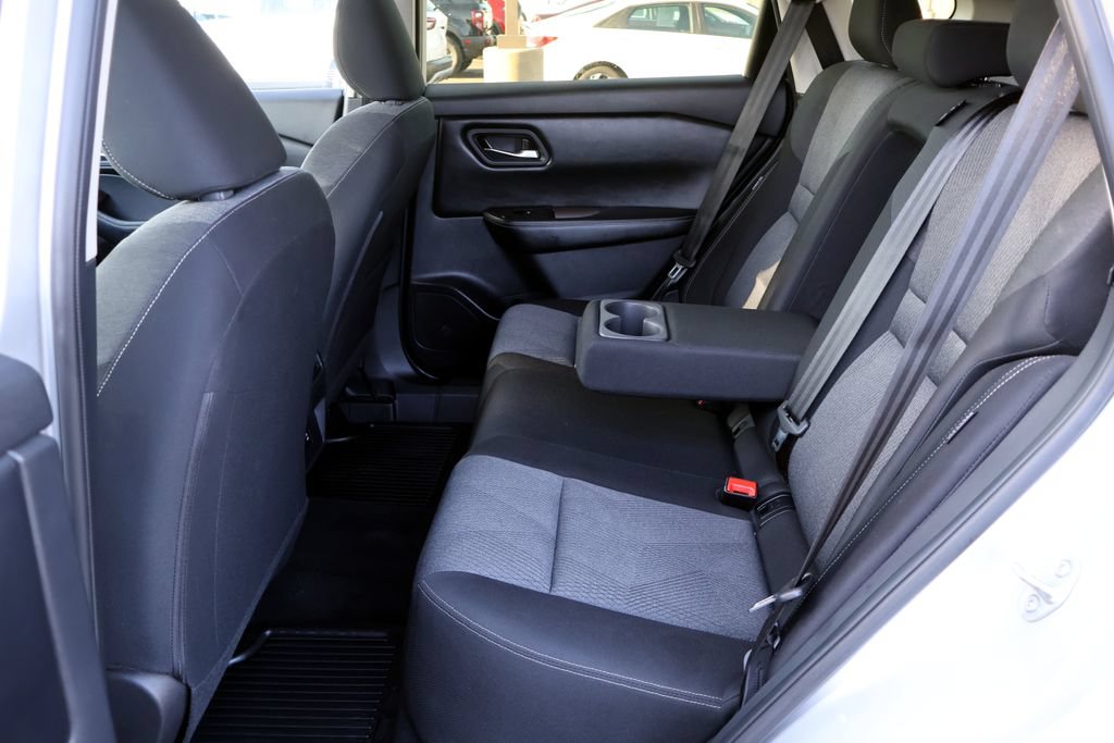 Used 2025 Nissan Rogue SV FWD image 25