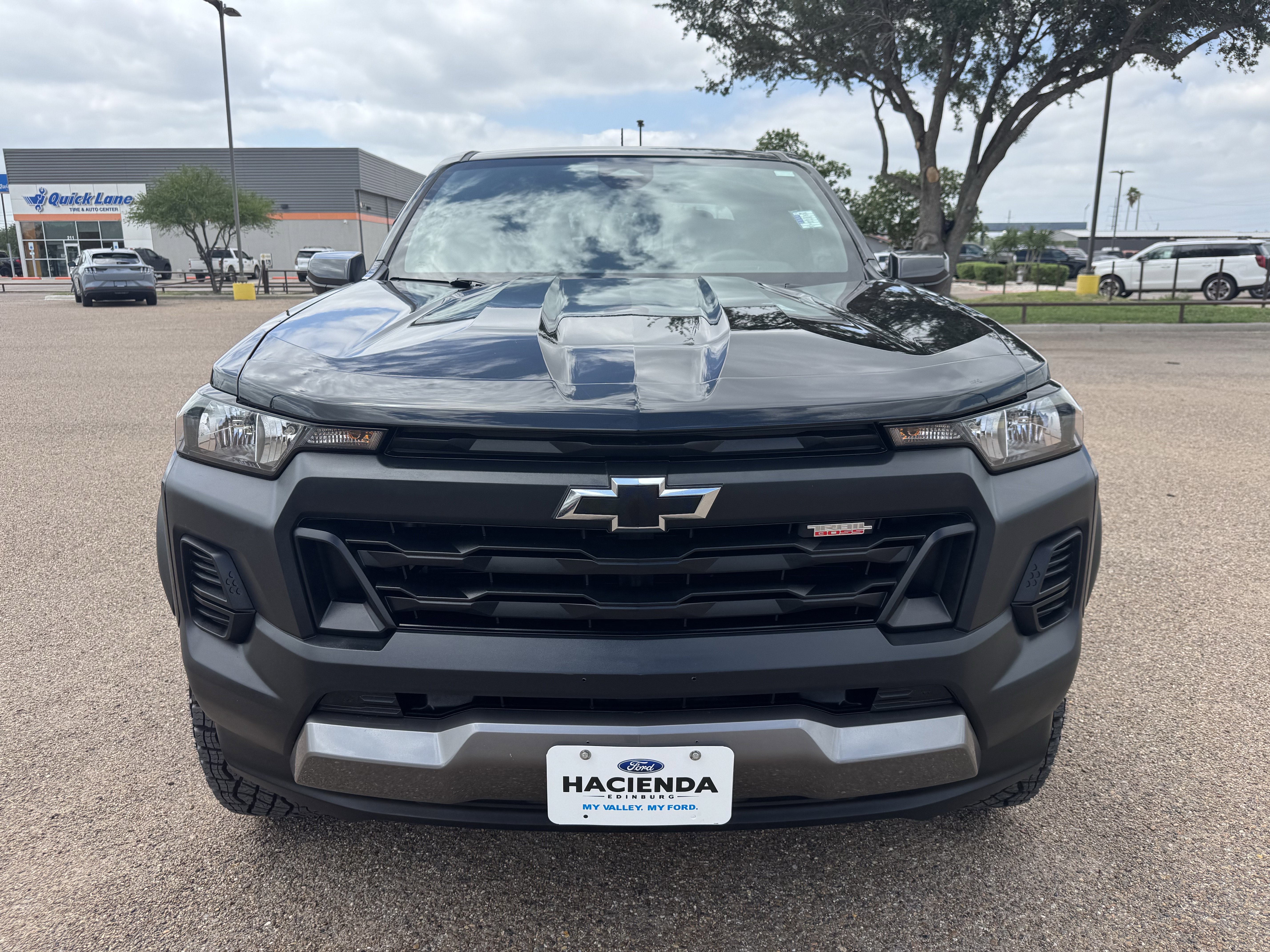 Used 2025 Chevrolet Colorado Trail Boss AWD/4WD image 6