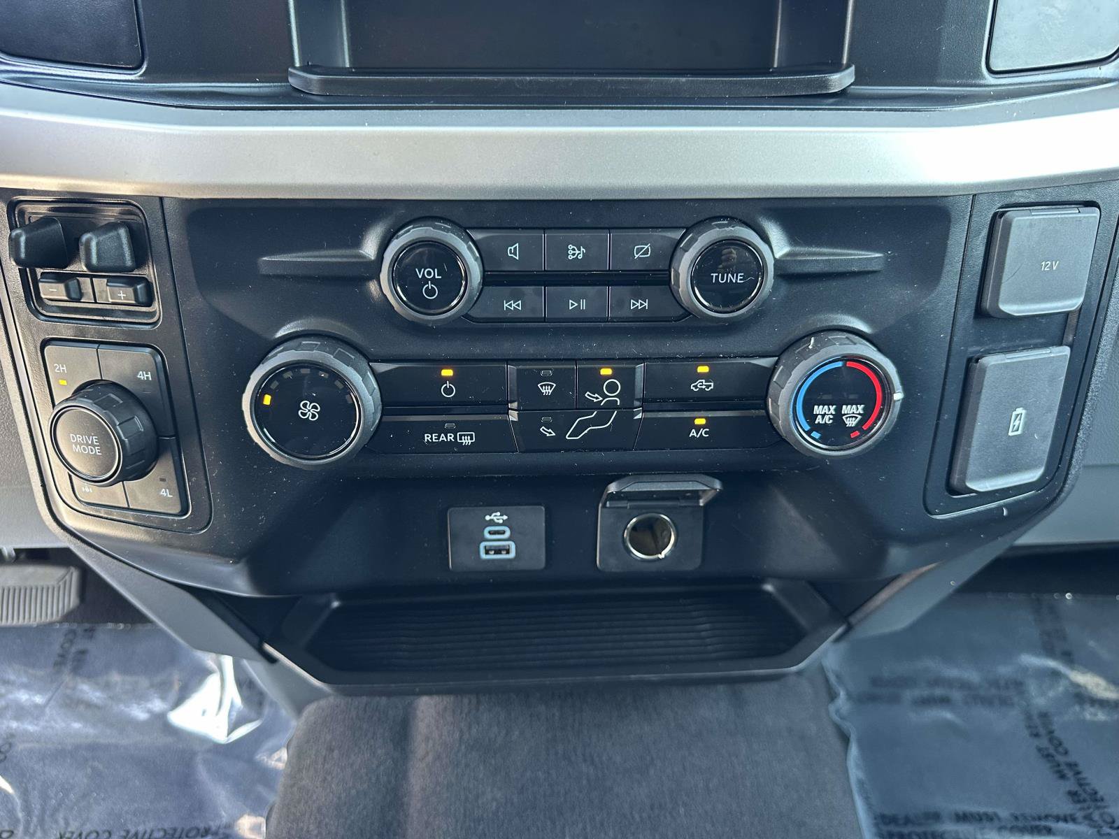 Certified 2024 Ford F250 XL w/ STX Appearance Package AWD/4WD image 12