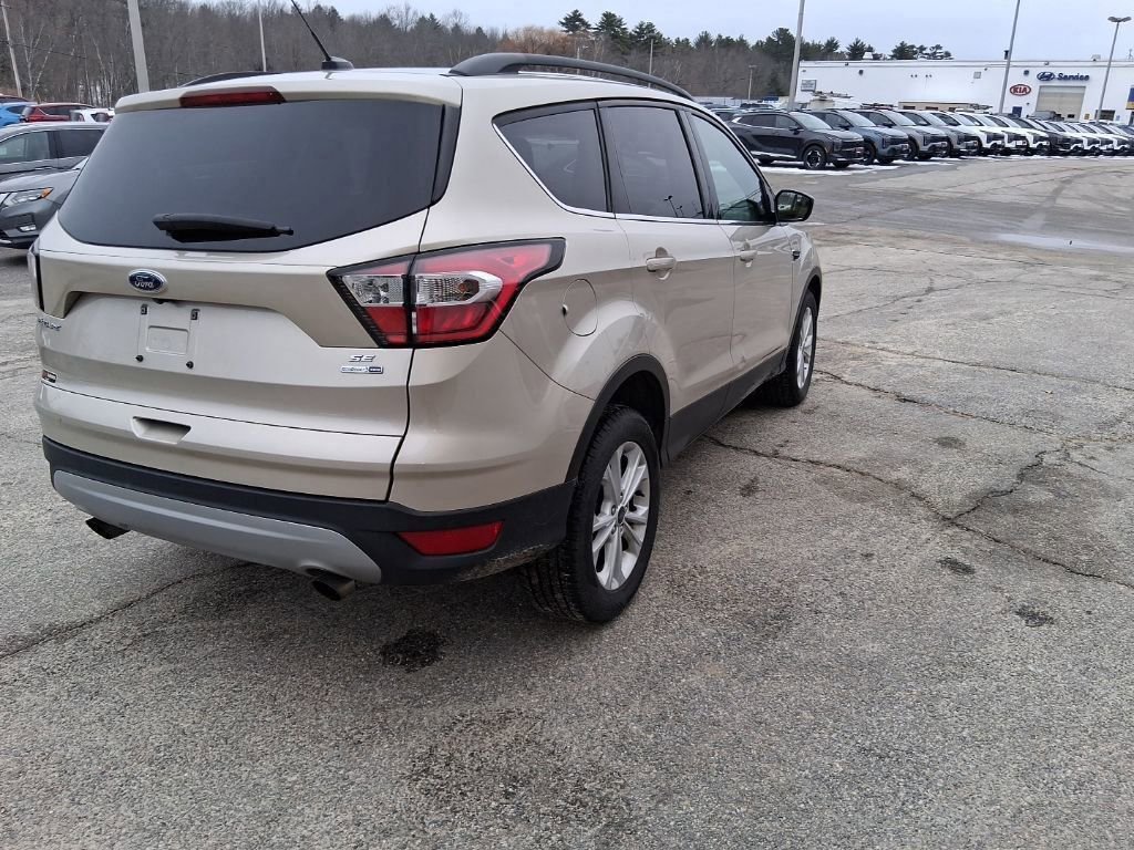 Certified 2018 Ford Escape SE image 7