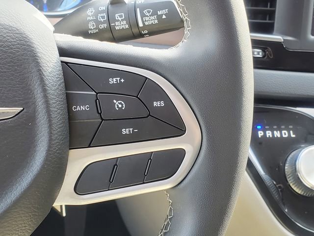 Used 2023 Chrysler Voyager LX image 14