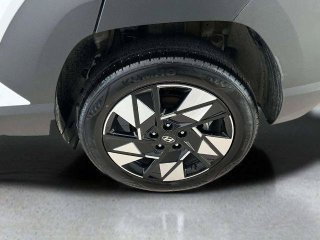 Used 2025 Hyundai Kona SEL AWD/4WD image 29