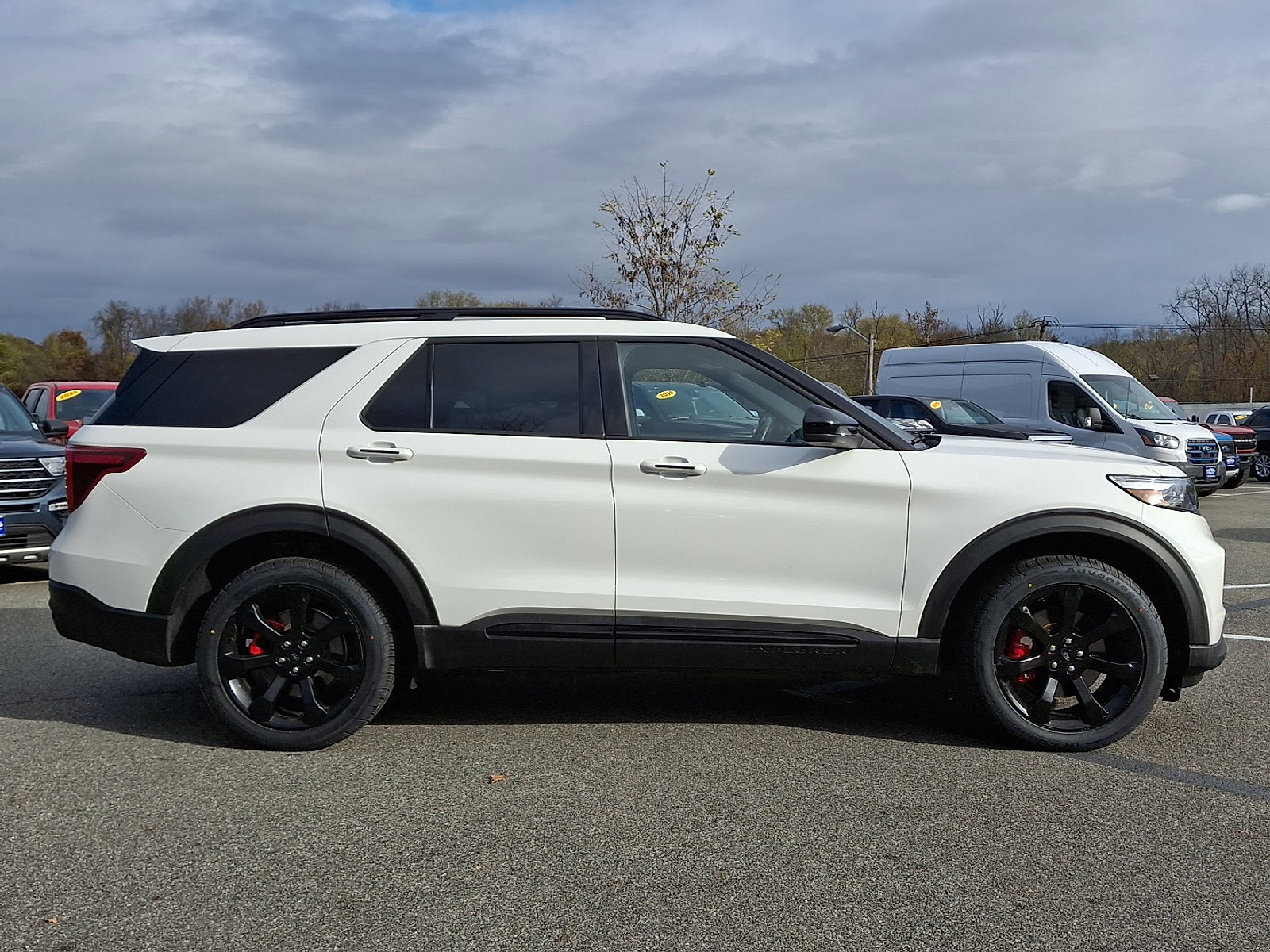 Certified 2023 Ford Explorer ST w/ ST Street Pack image 9