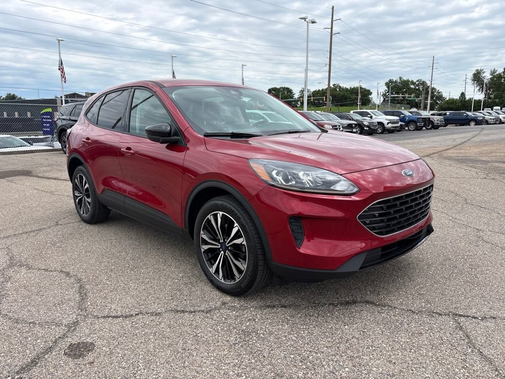 Certified 2022 Ford Escape SE w/ SE Sport Appearance Package