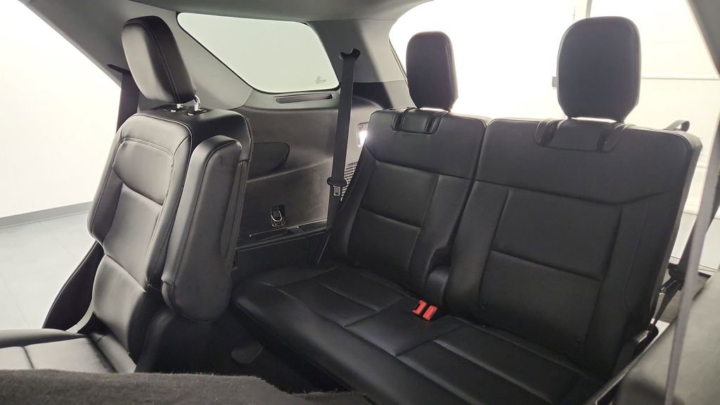 Certified 2022 Ford Explorer XLT w/ Equipment Group 202A image 32