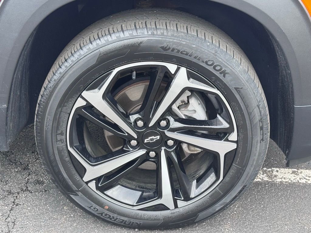 Used 2023 Chevrolet TrailBlazer RS w/ Sun and Liftgate Package AWD/4WD image 39