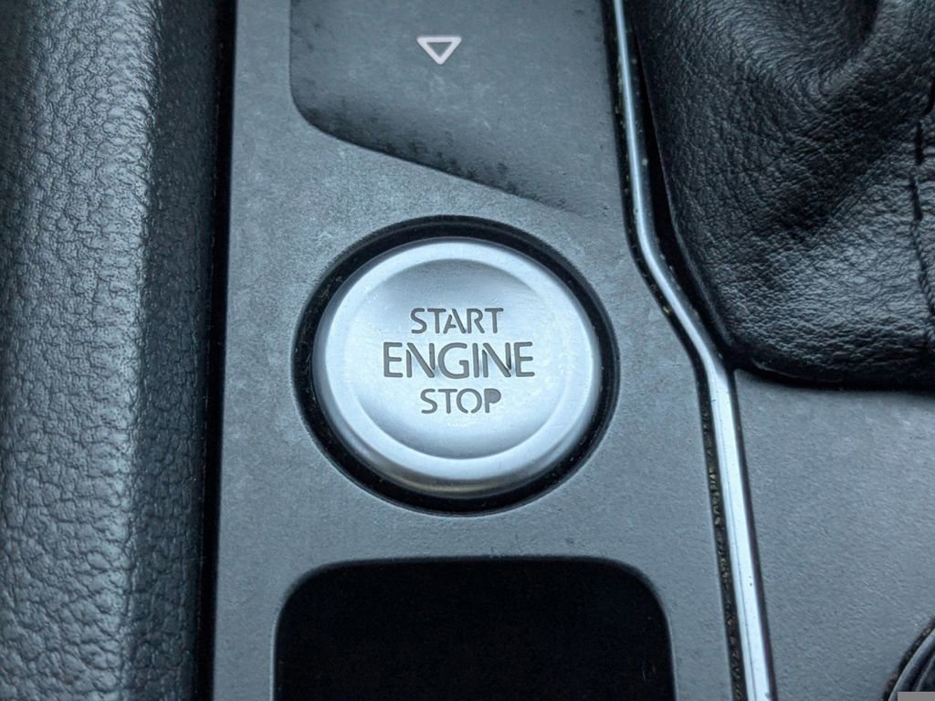 Used 2019 Volkswagen Atlas SEL Premium image 33