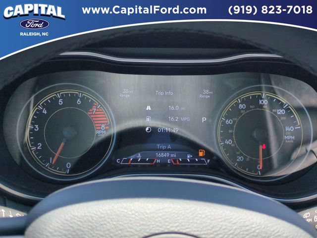 Used 2022 Jeep Cherokee Limited AWD/4WD image 15