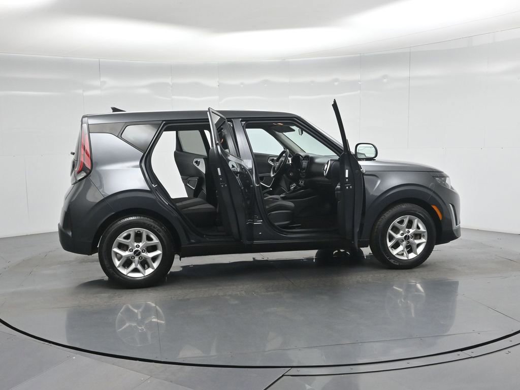 Used 2023 Kia Soul LX w/ Option Group 015 image 32