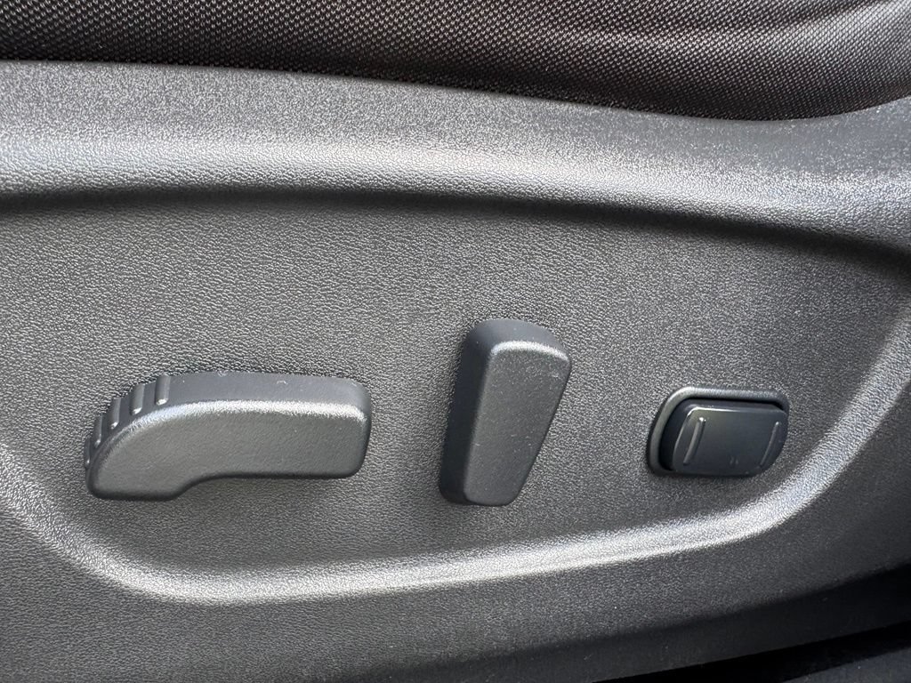 Used 2019 Nissan Rogue SV w/ Premium Package AWD/4WD image 22