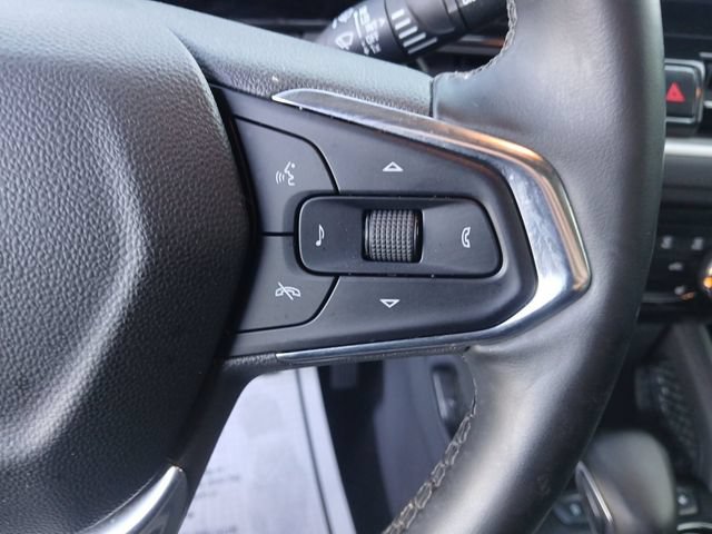 Used 2025 Chevrolet TrailBlazer LT w/ LT Cold Weather Package FWD image 17