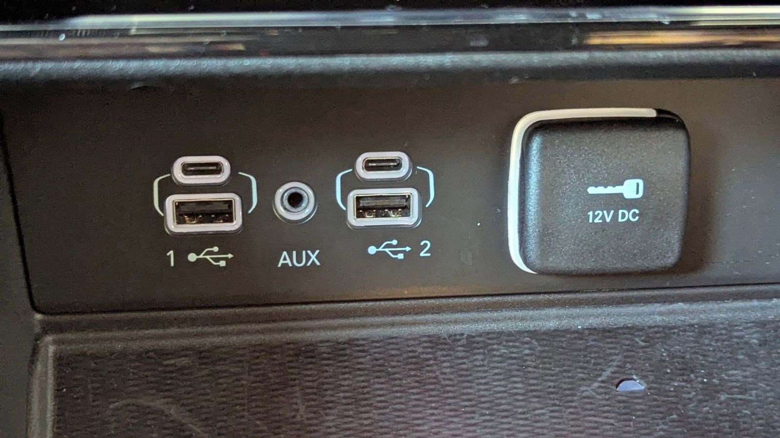 Used 2022 Jeep Grand Cherokee Summit w/ Luxury Tech Group V image 28