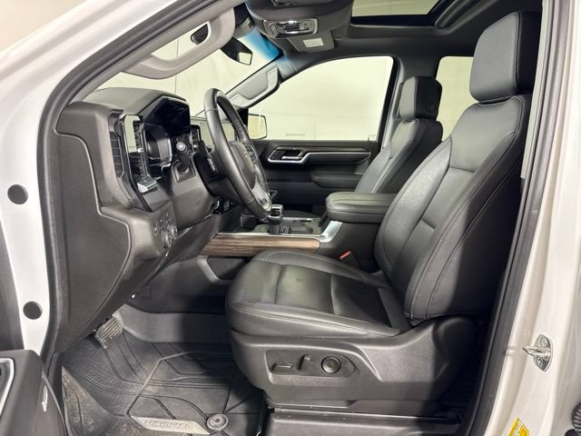 Used 2025 Chevrolet Silverado 1500 RST w/ Redline Edition AWD/4WD image 11