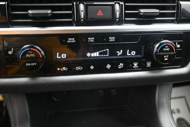 Used 2025 Nissan Pathfinder SV AWD/4WD image 12