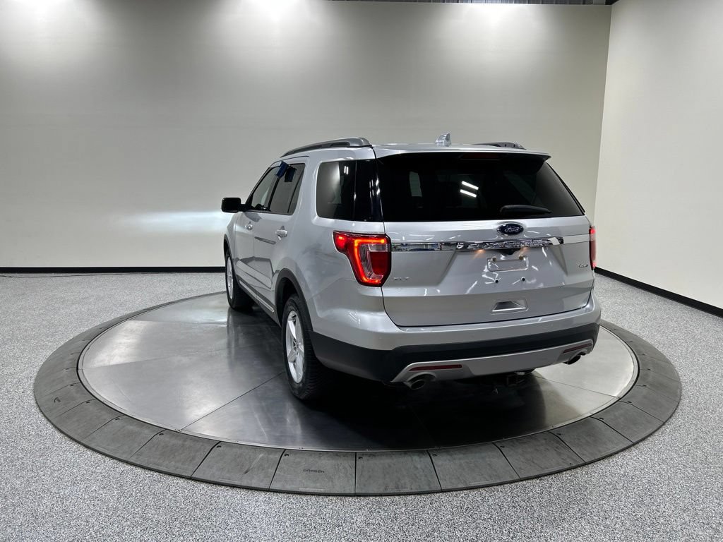 Certified 2017 Ford Explorer XLT w/ Equipment Group 202A AWD/4WD image 9