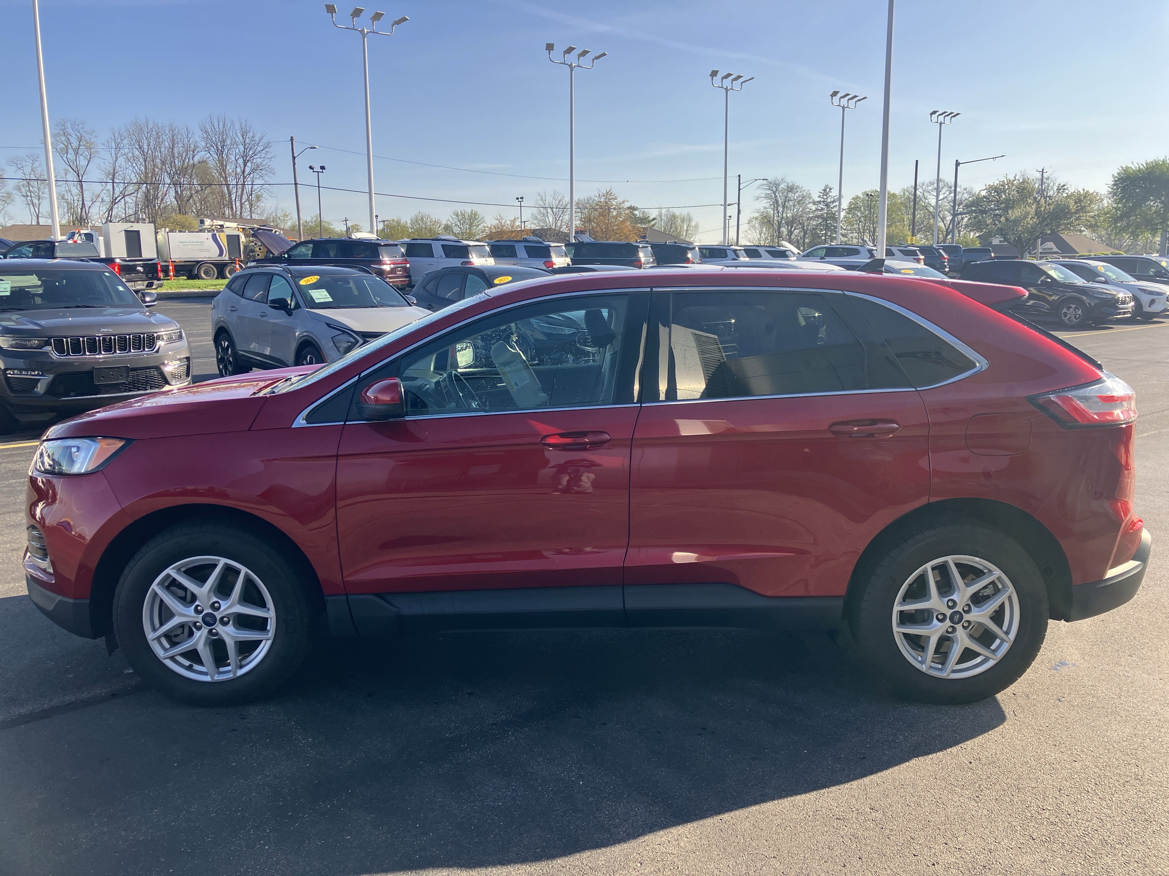 Certified 2022 Ford Edge SEL w/ Convenience Package AWD/4WD image 4