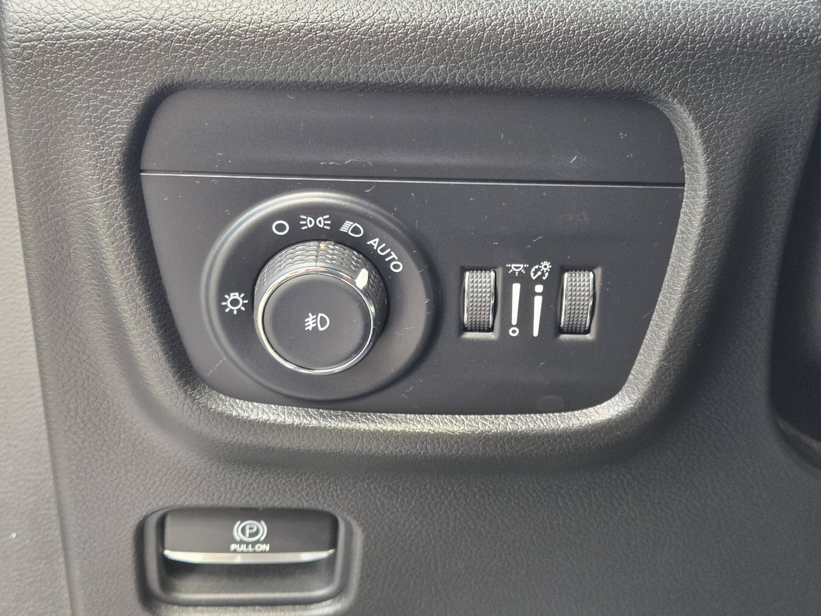 Used 2022 Jeep Grand Cherokee L Overland AWD/4WD image 24