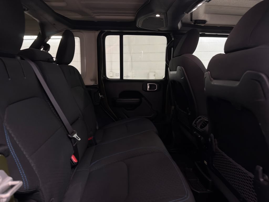 Used 2024 Jeep Wrangler Unlimited Rubicon 4xe AWD/4WD image 30