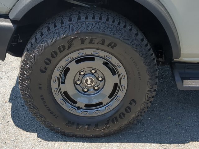 Certified 2025 Ford Bronco Outer Banks w/ Sasquatch Package AWD/4WD image 11