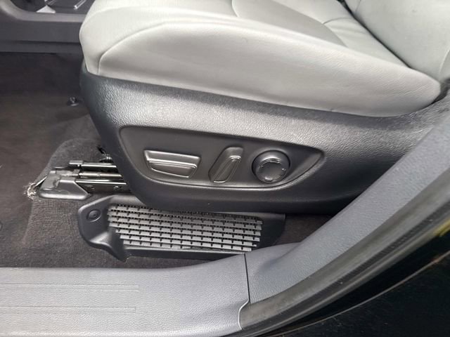 Used 2024 Toyota Sienna XLE image 24