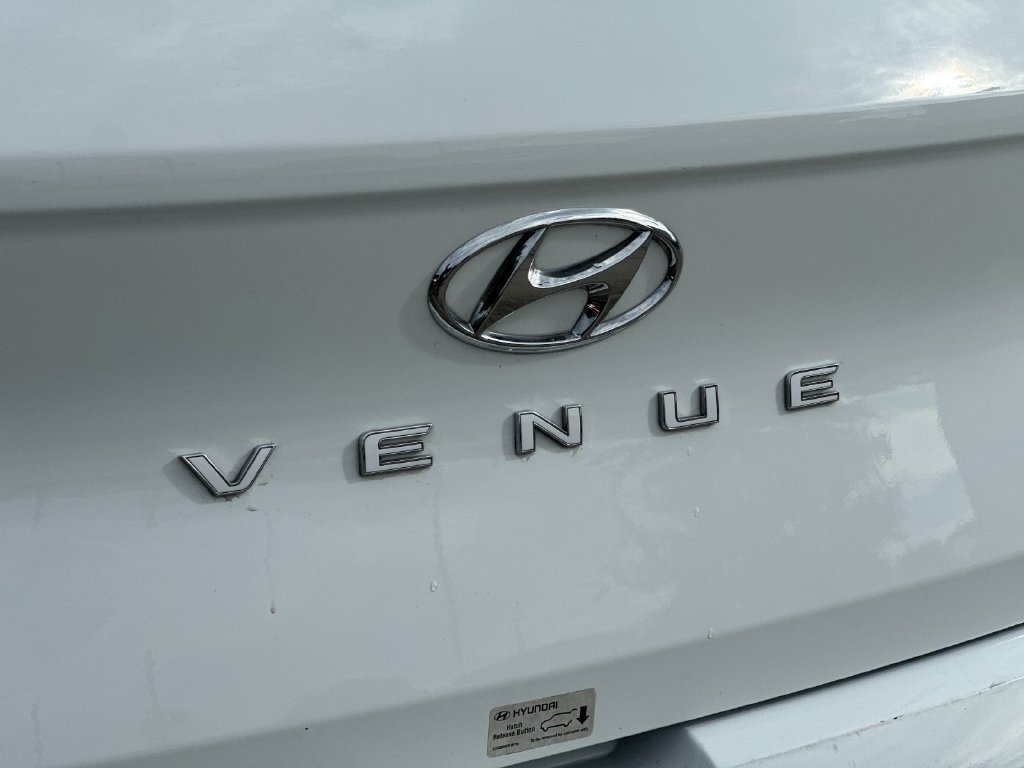Used 2025 Hyundai Venue SEL FWD image 27