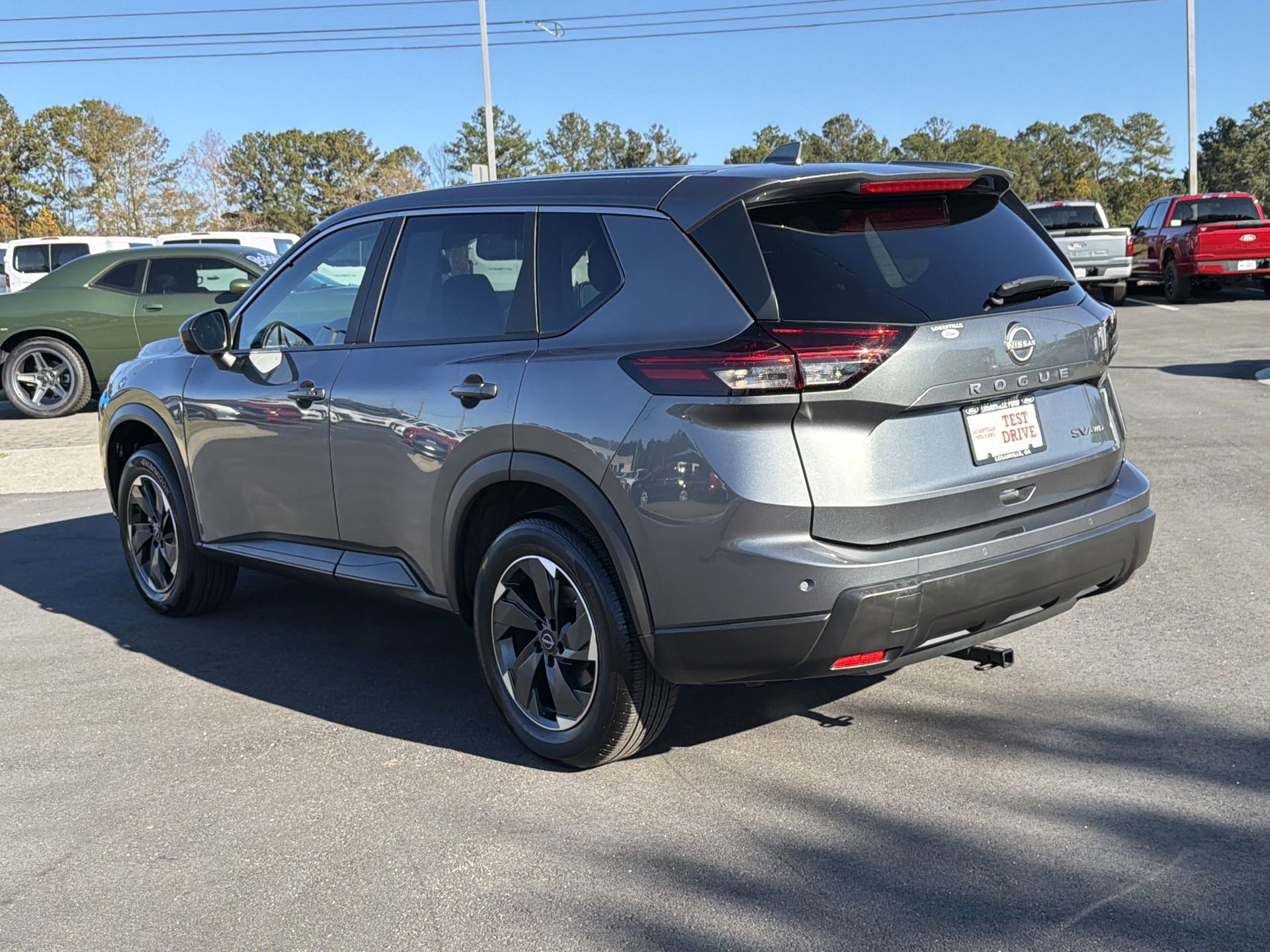 Used 2024 Nissan Rogue SV image 5