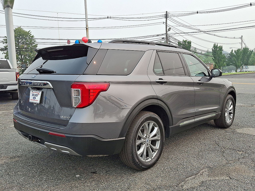 Certified 2023 Ford Explorer XLT w/ Equipment Group 202A AWD/4WD image 31