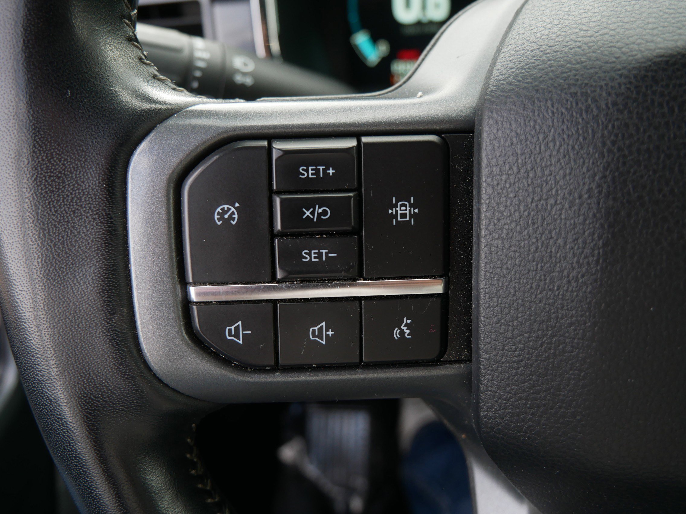 Certified 2022 Ford F150 Lariat w/ Equipment Group 501A Mid image 41