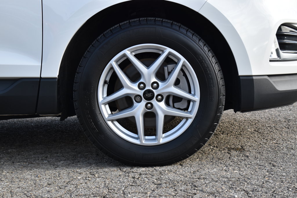 Certified 2023 Ford Edge SEL w/ Convenience Package AWD/4WD image 6
