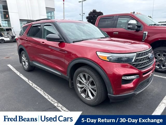 Certified 2022 Ford Explorer XLT w/ Equipment Group 202A AWD/4WD image 1