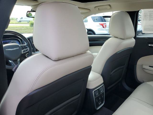 Used 2017 Chrysler 300 C w/ Safetytec Plus Group AWD/4WD image 27