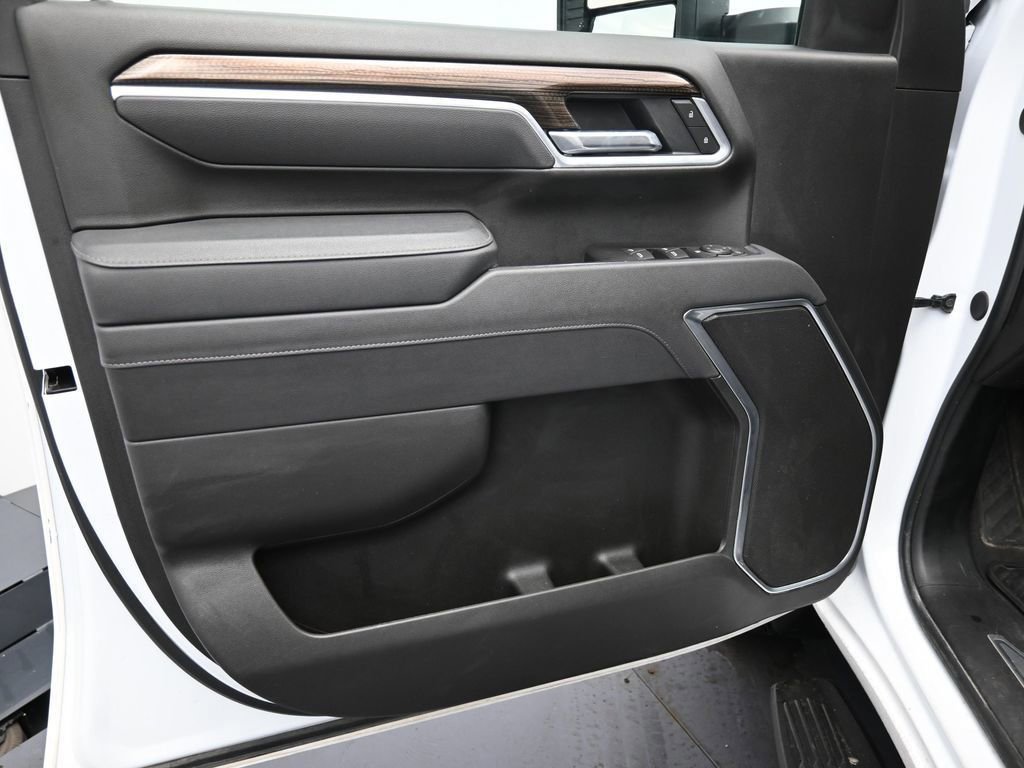 Used 2025 Chevrolet Silverado 2500 LT w/ Convenience Package image 25