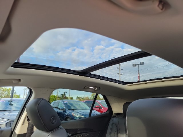 Used 2021 Buick Envision Essence AWD/4WD image 12