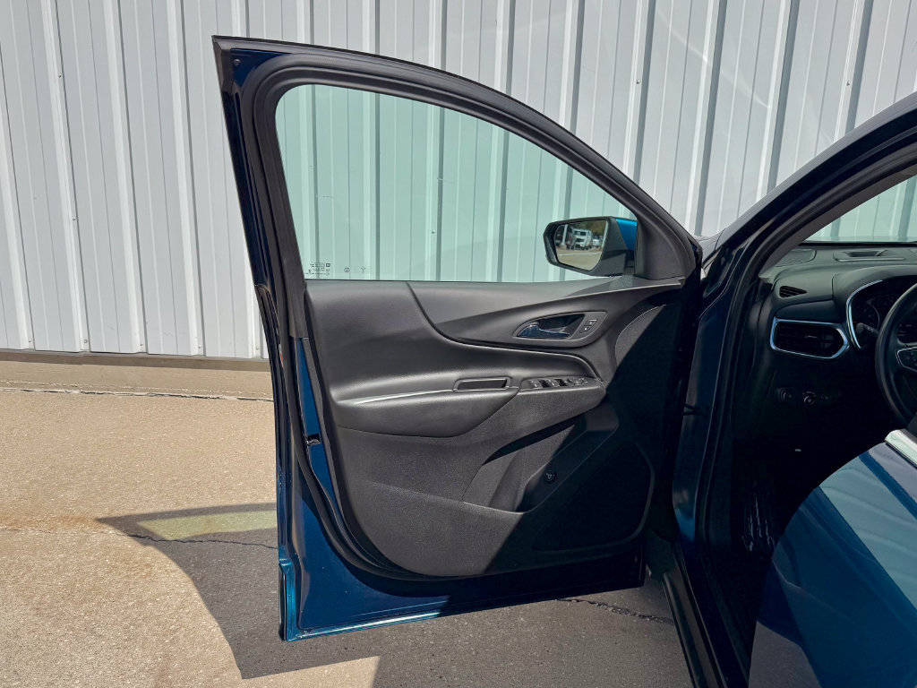 Used 2020 Chevrolet Equinox LT FWD image 14