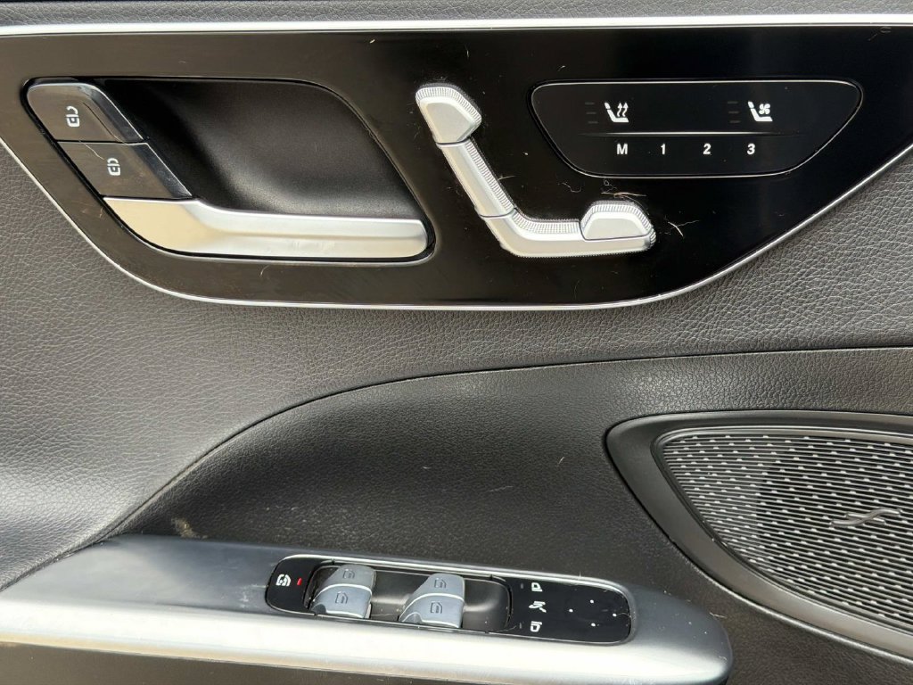 Used 2022 Mercedes-Benz C 300 Sedan image 22