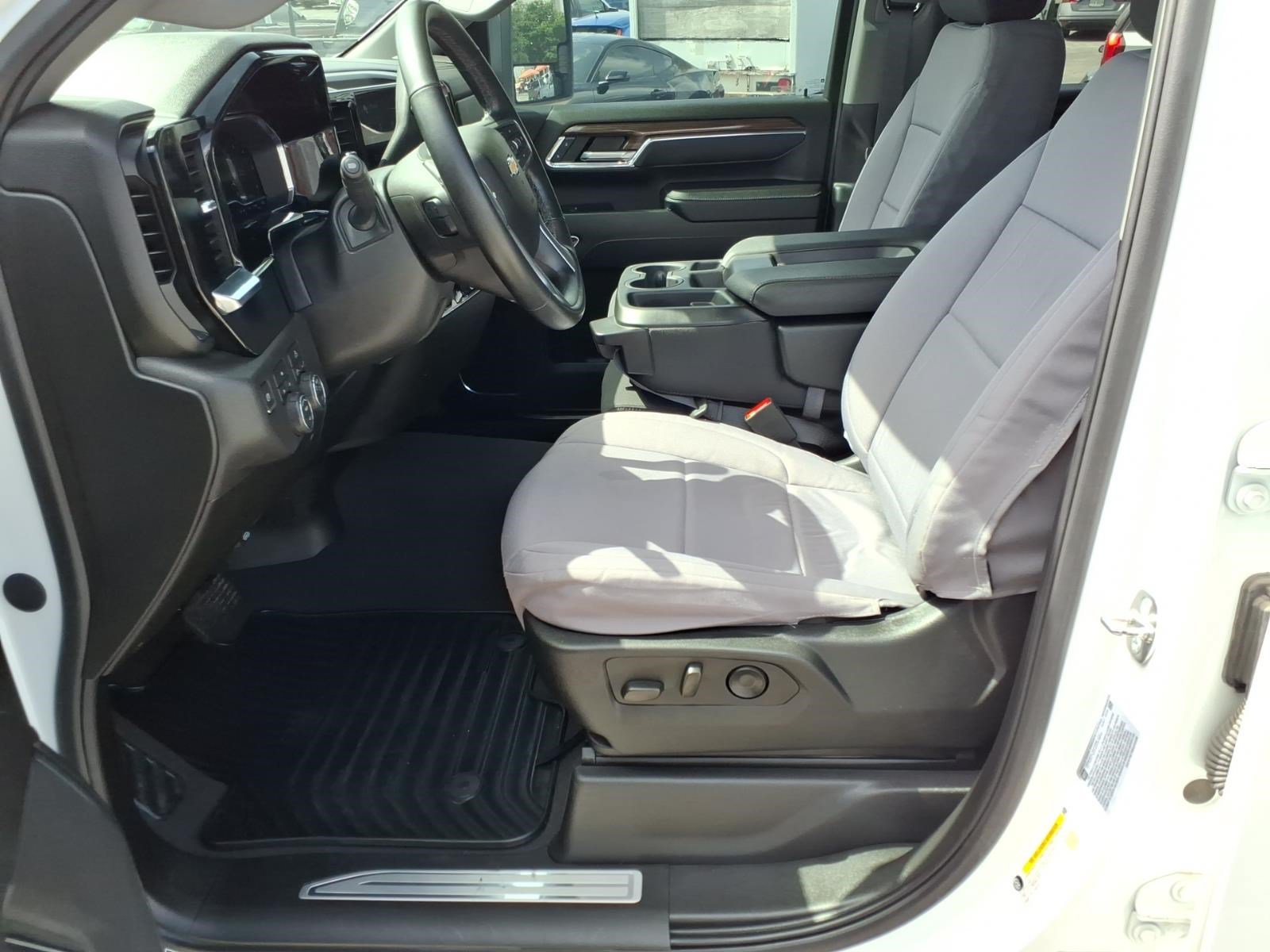 Used 2024 Chevrolet Silverado 2500 LT w/ Convenience Package AWD/4WD image 13