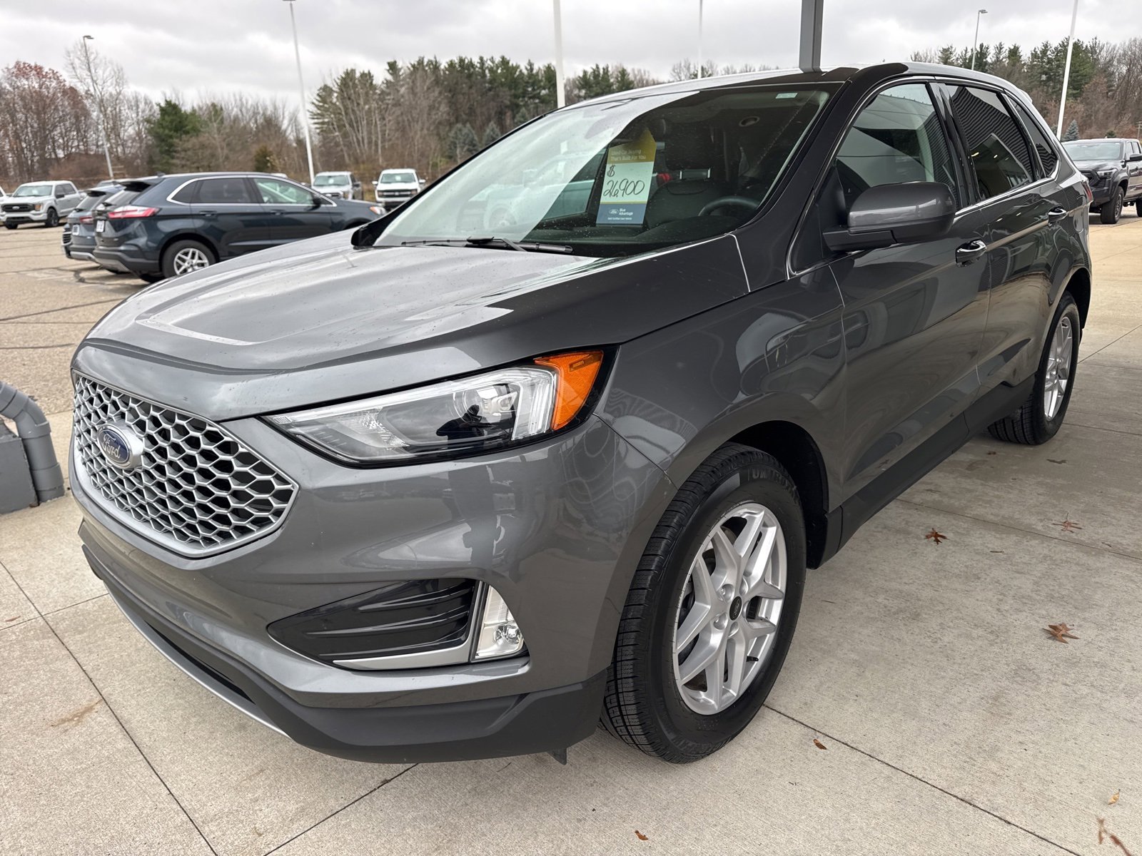 Certified 2024 Ford Edge SEL w/ Convenience Package image 3