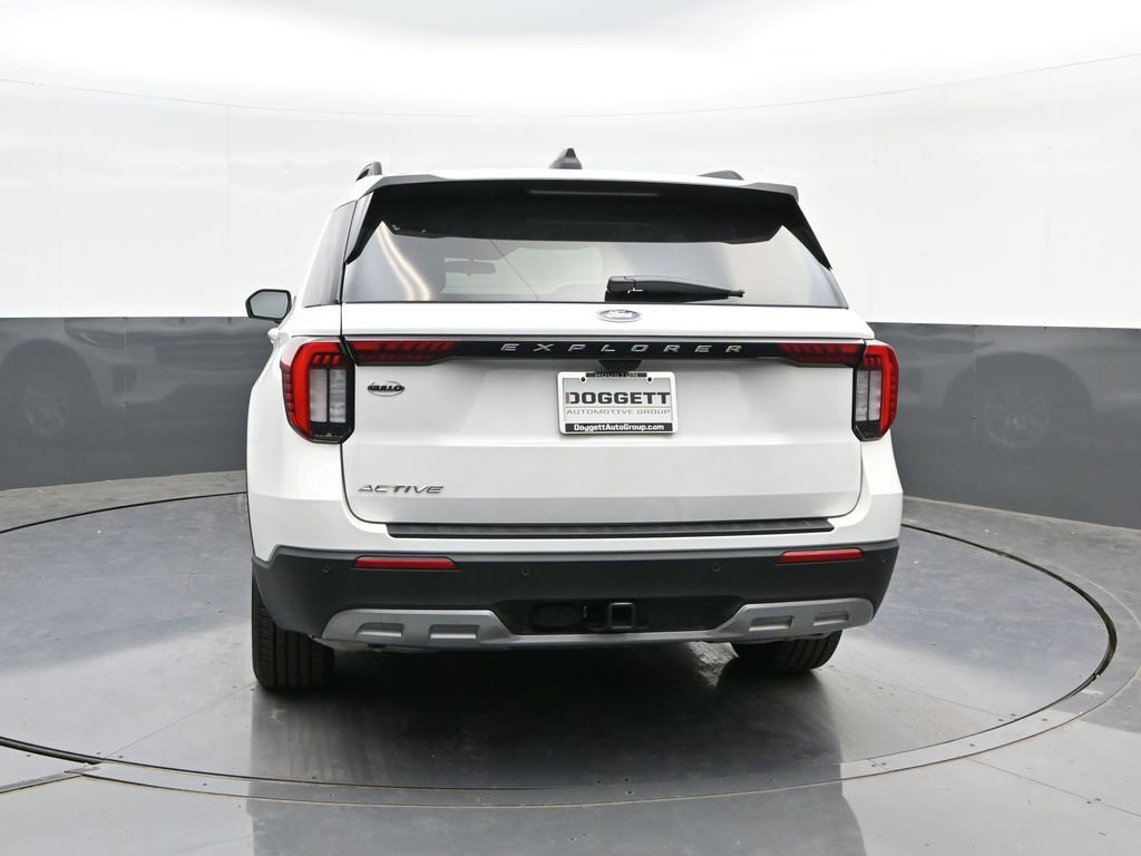 Certified 2025 Ford Explorer Active w/ Active Comfort Package RWD image 8