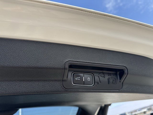 Certified 2023 Ford Explorer Limited w/ Limited Technology Package image 29