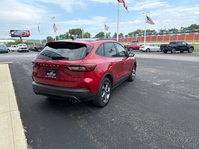 Certified 2025 Ford Escape ST-Line FWD image 3