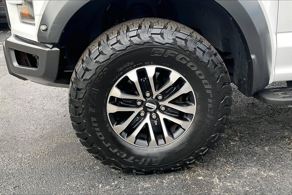 Certified 2019 Ford F150 Raptor w/ Equipment Group 802A Luxury AWD/4WD image 8