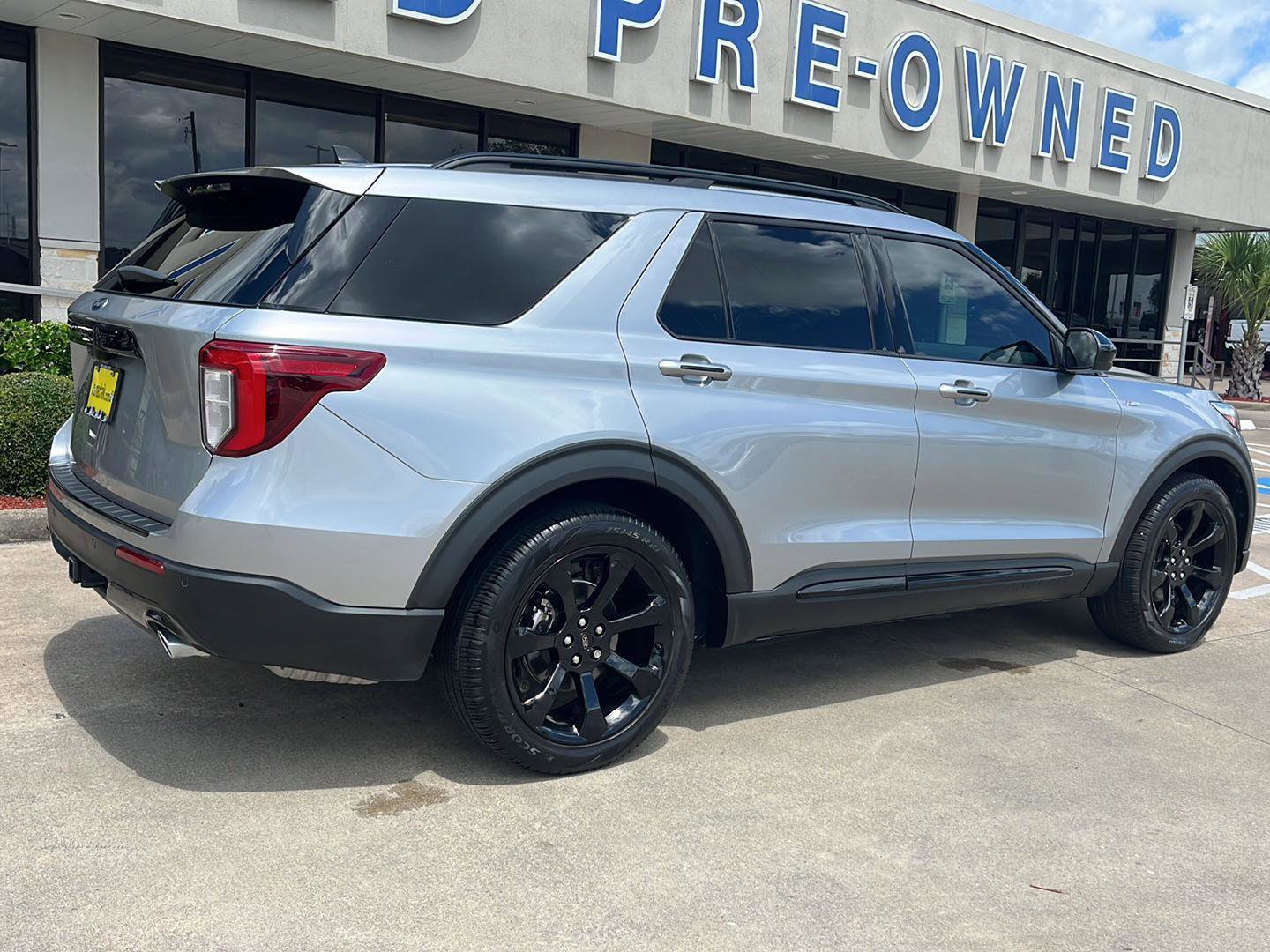 Certified 2024 Ford Explorer ST-Line w/ Class IV Trailer Tow Package RWD image 6