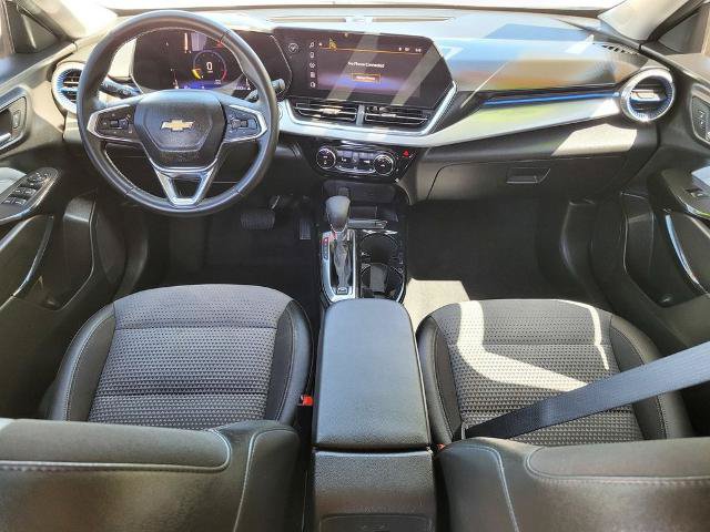 Used 2025 Chevrolet Trax LT w/ Driver Confidence Package FWD image 14