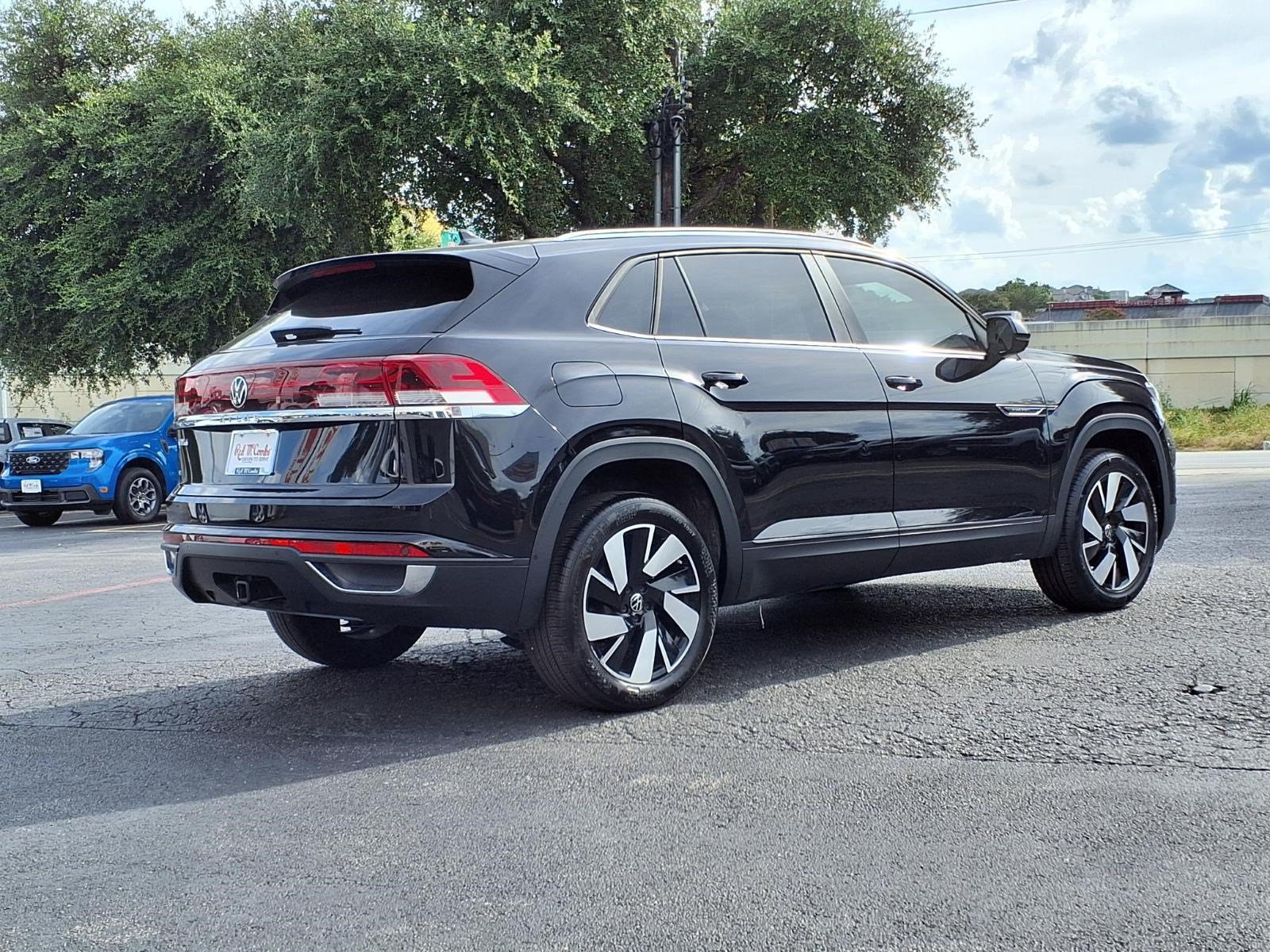 Used 2025 Volkswagen Atlas Cross Sport SE FWD image 6