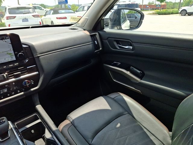 Used 2024 Nissan Pathfinder Platinum w/ Cargo Package AWD/4WD image 16