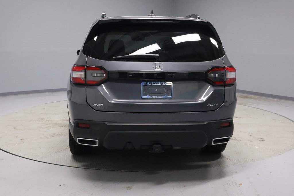 Used 2025 Honda Pilot Elite image 11